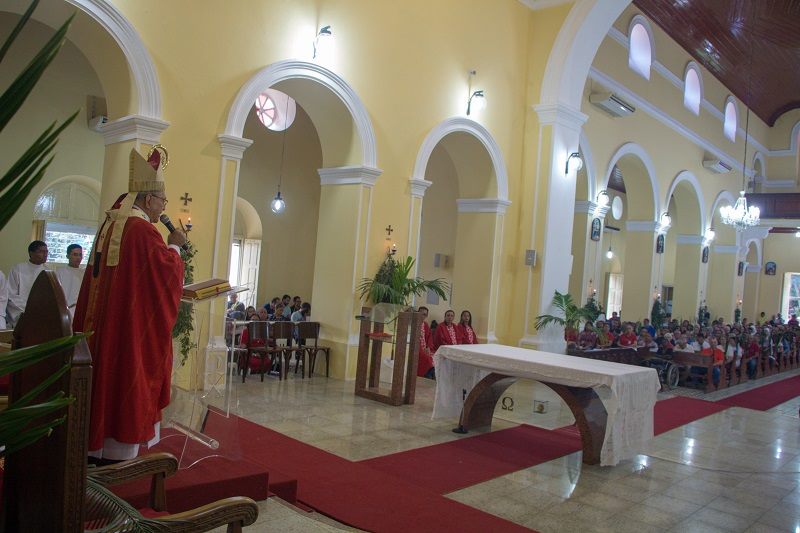 Celebração do Domingo de Ramos, início da Semana Santa.