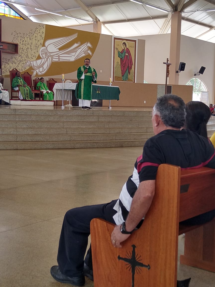 Diácono Geovani durante celebração da santa missa na 1ª Romaria das Famílias Dizimistas