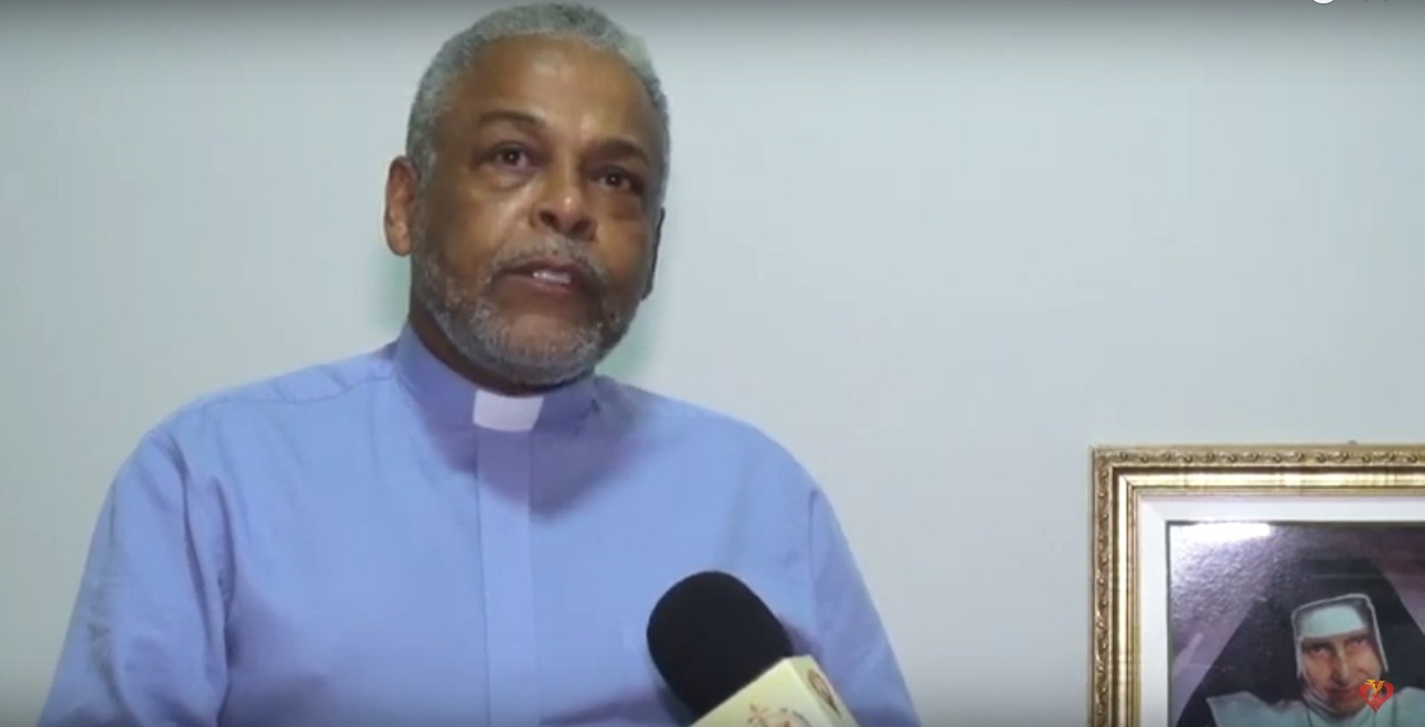 Padre Nilton em entrevista ao Programa Em Tuas Mãos, sobre a vivência de Santa Dulce dos pobres