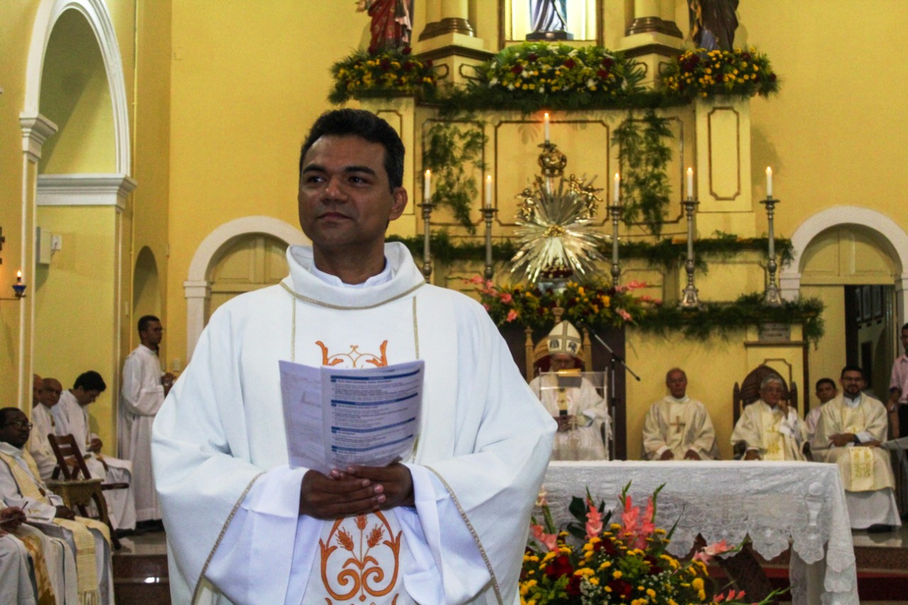 Padre Klébert Viana, pároco da Catedral