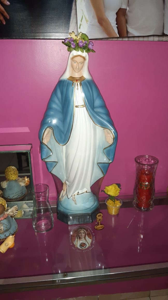 Coroação de Nossa Senhora, cada um fez na sua casa