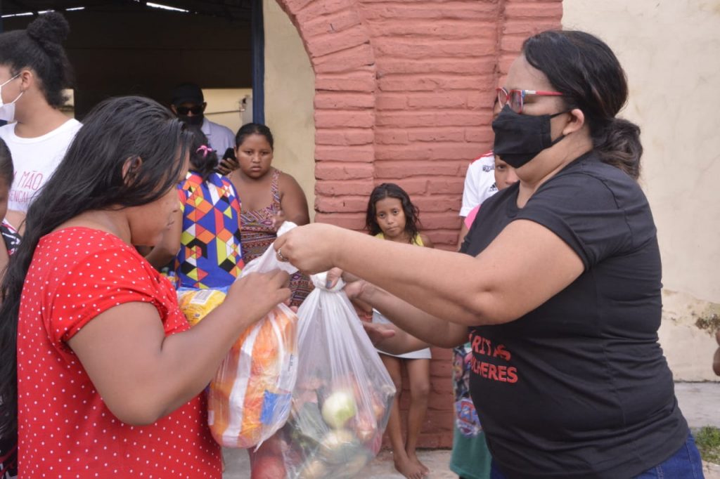 Primeira doação dos alimentos arrecadados no último domingo (07/03)