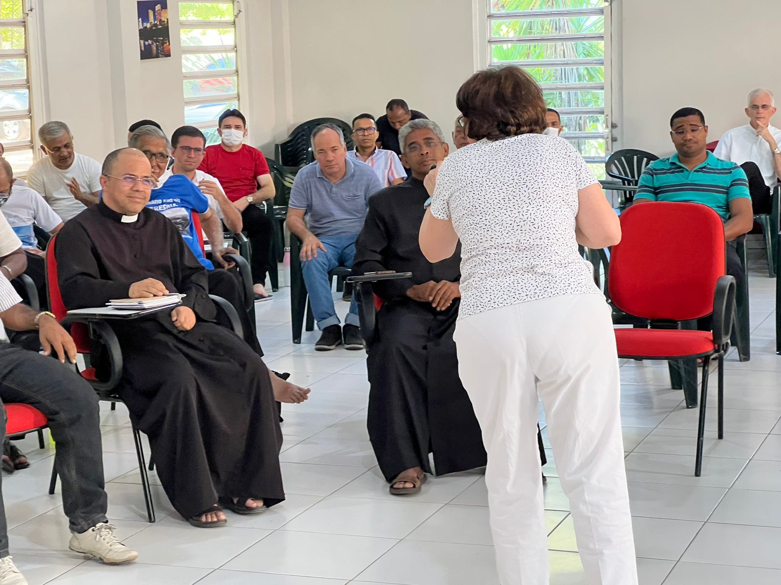 Filadélfia Carvalho ministrando palestra durante o evento