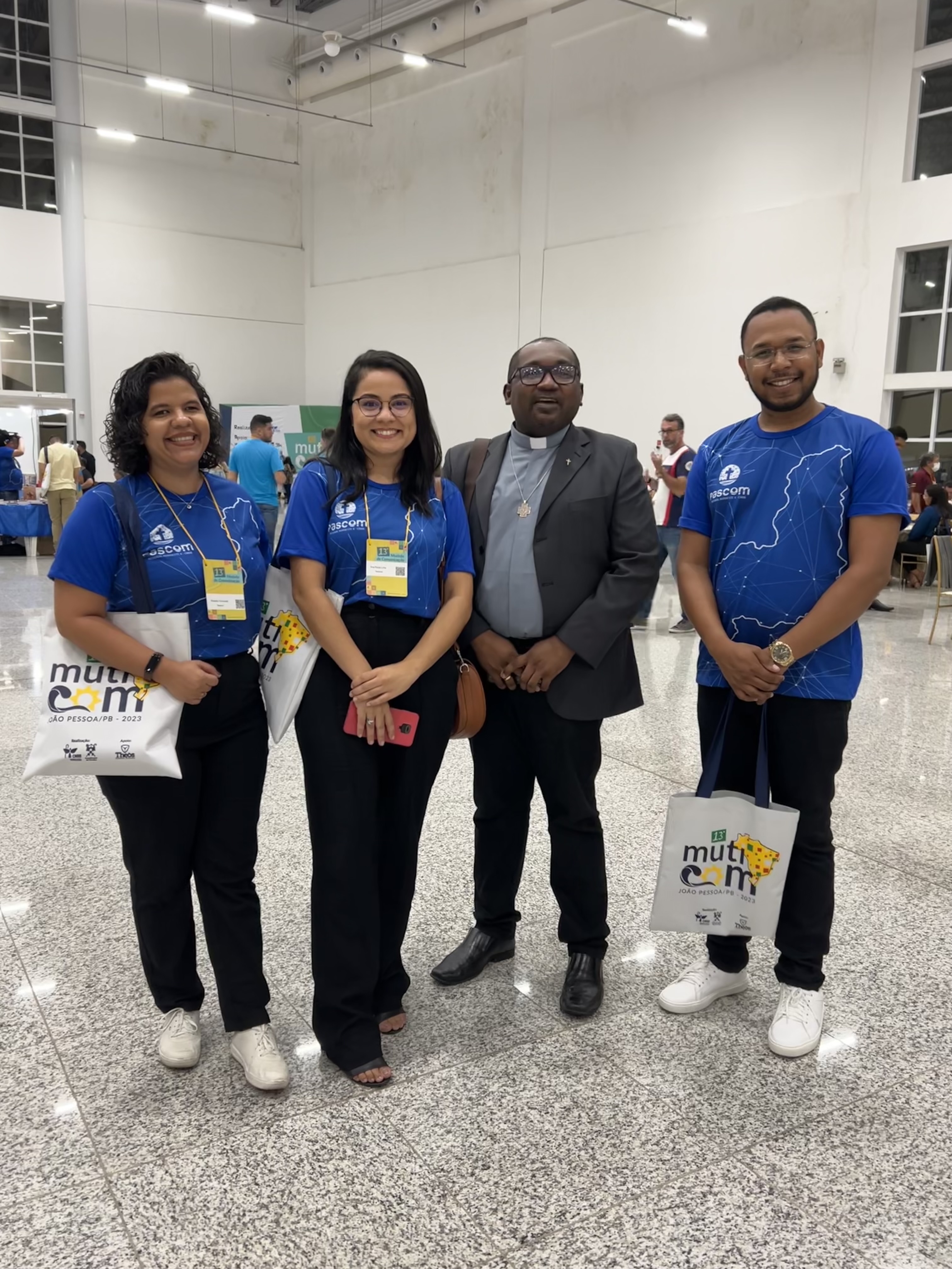 pe. José Nery e integrantes do setor de comunicação da Arquidiocese de Teresina